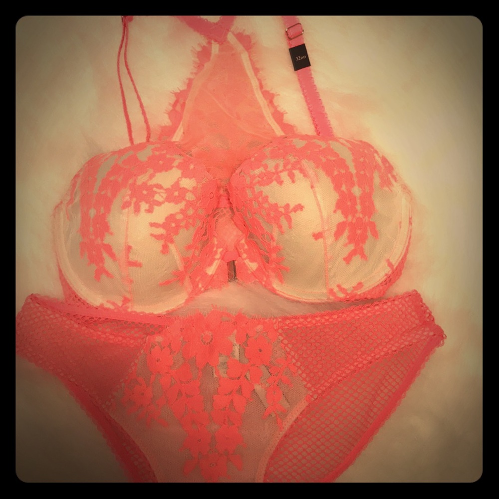 VS Dream Angels Lined Demi+cheekini NWT